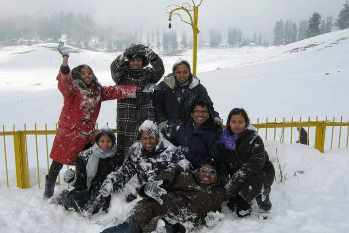 Kashmir Family Escape